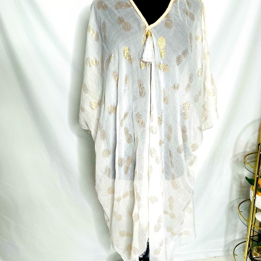 Pool to party open shoulder dress pineapple 🍍 prints dress cover NWT ONE SIZE